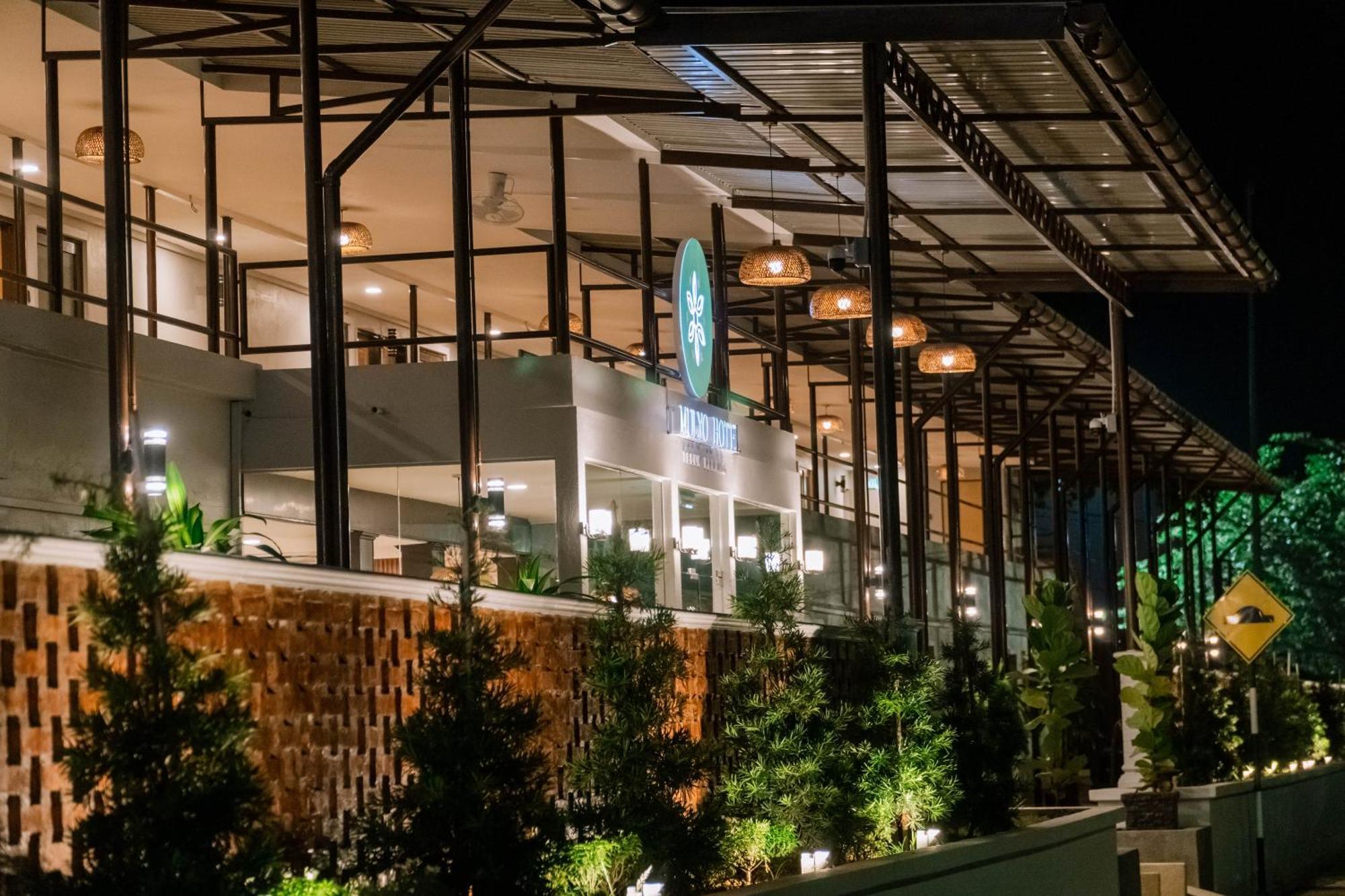 Mulyo Hotel Port Dickson Extérieur photo